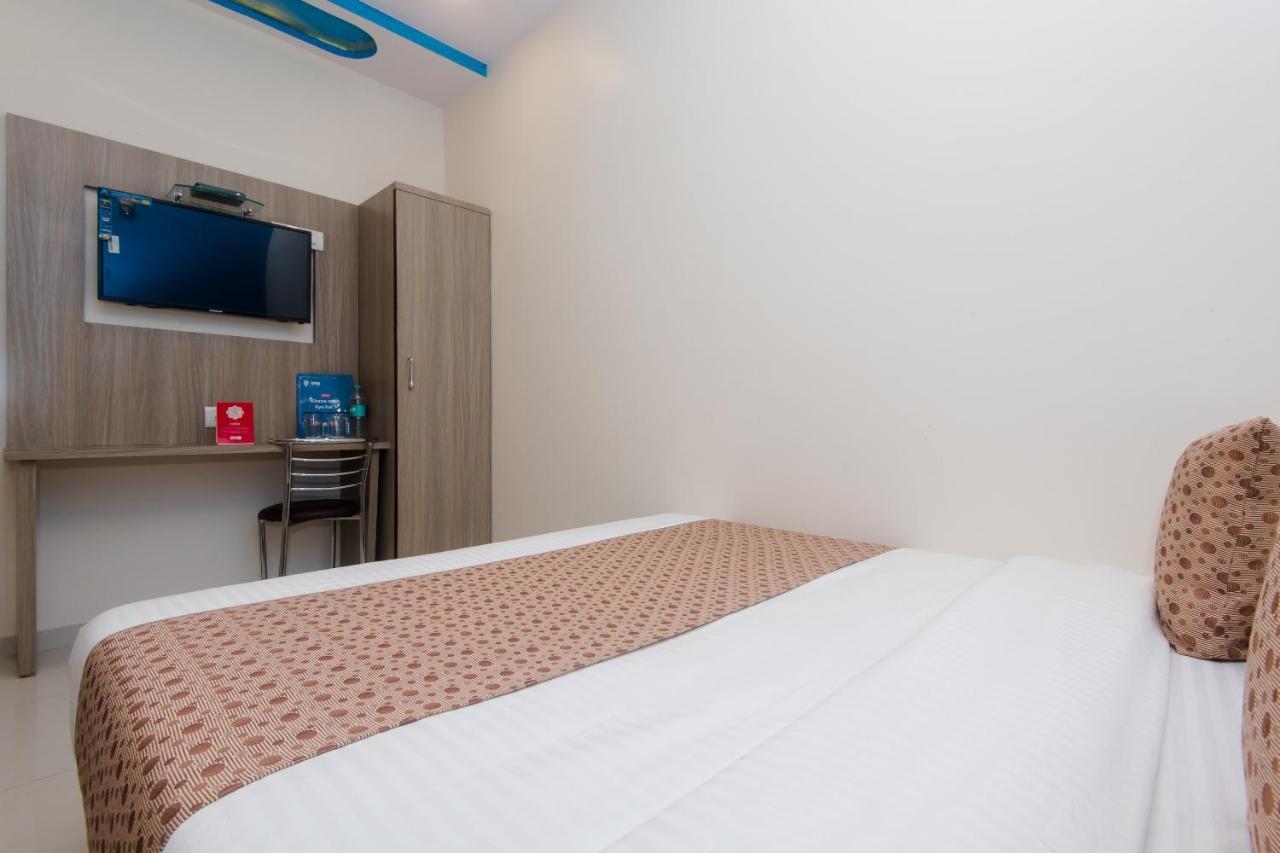 Hotel Oyo 14056 Golden Arch Bombaj Zewnętrze zdjęcie