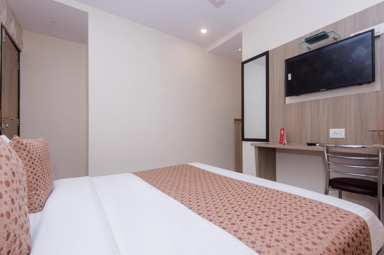 Hotel Oyo 14056 Golden Arch Bombaj Zewnętrze zdjęcie