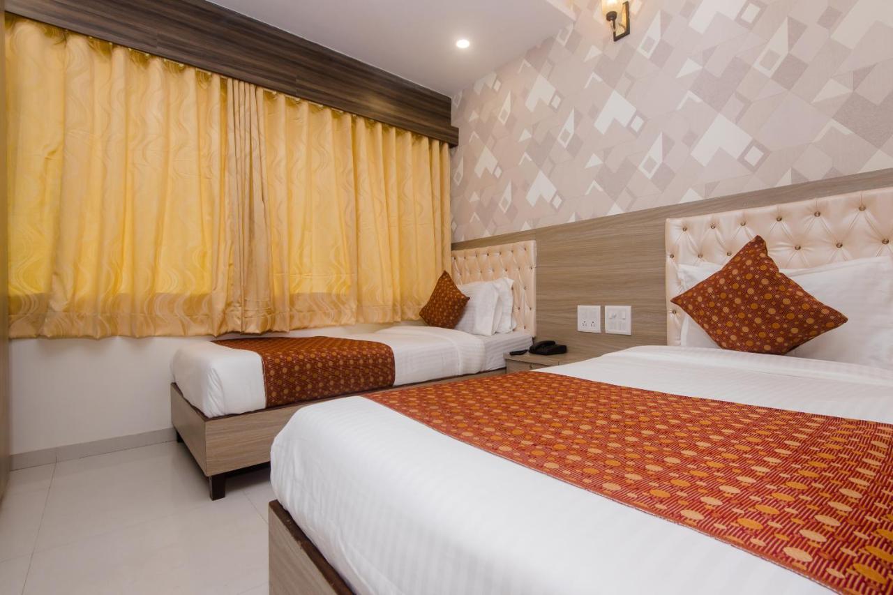 Hotel Oyo 14056 Golden Arch Bombaj Zewnętrze zdjęcie