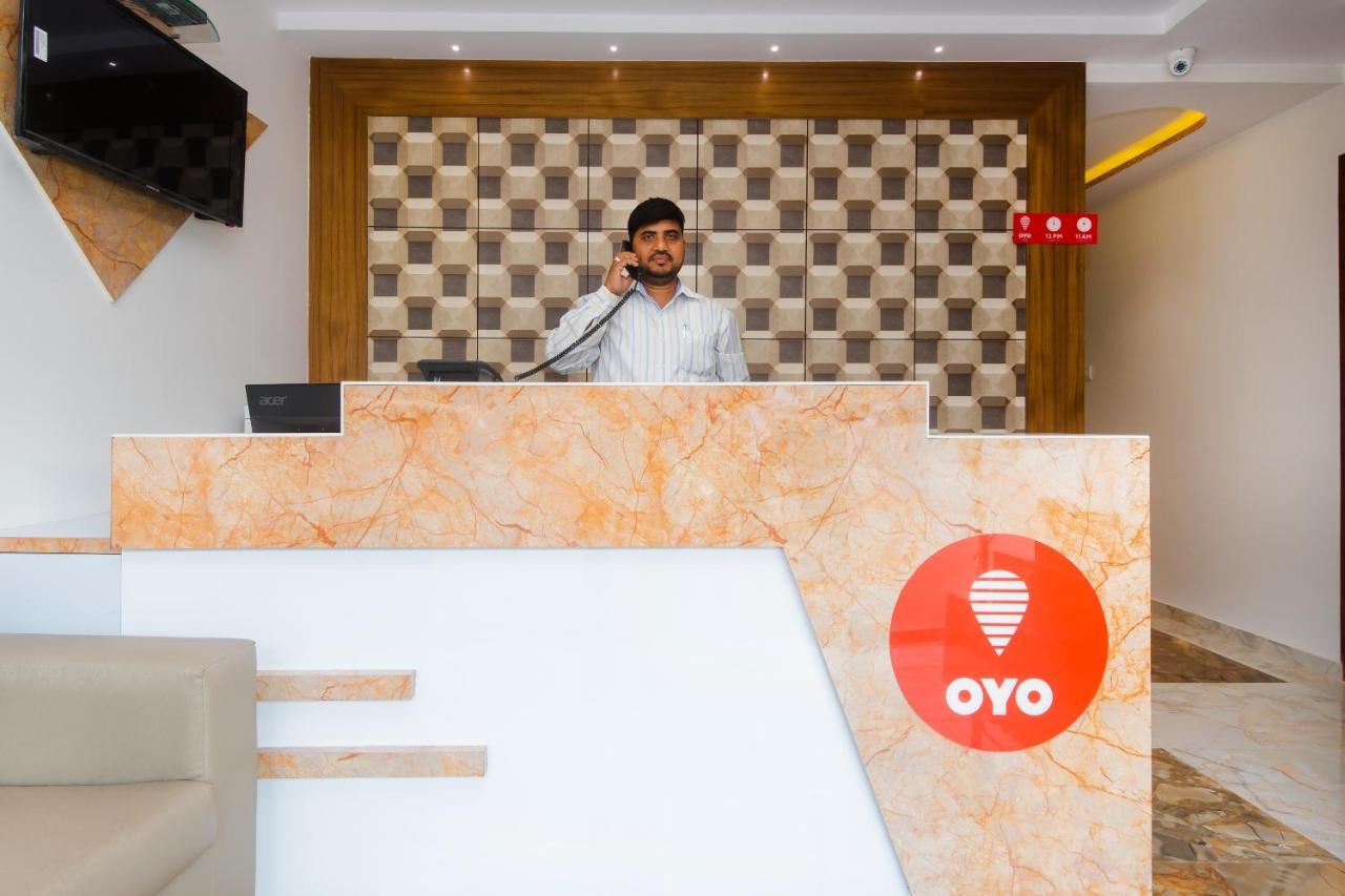 Hotel Oyo 14056 Golden Arch Bombaj Zewnętrze zdjęcie